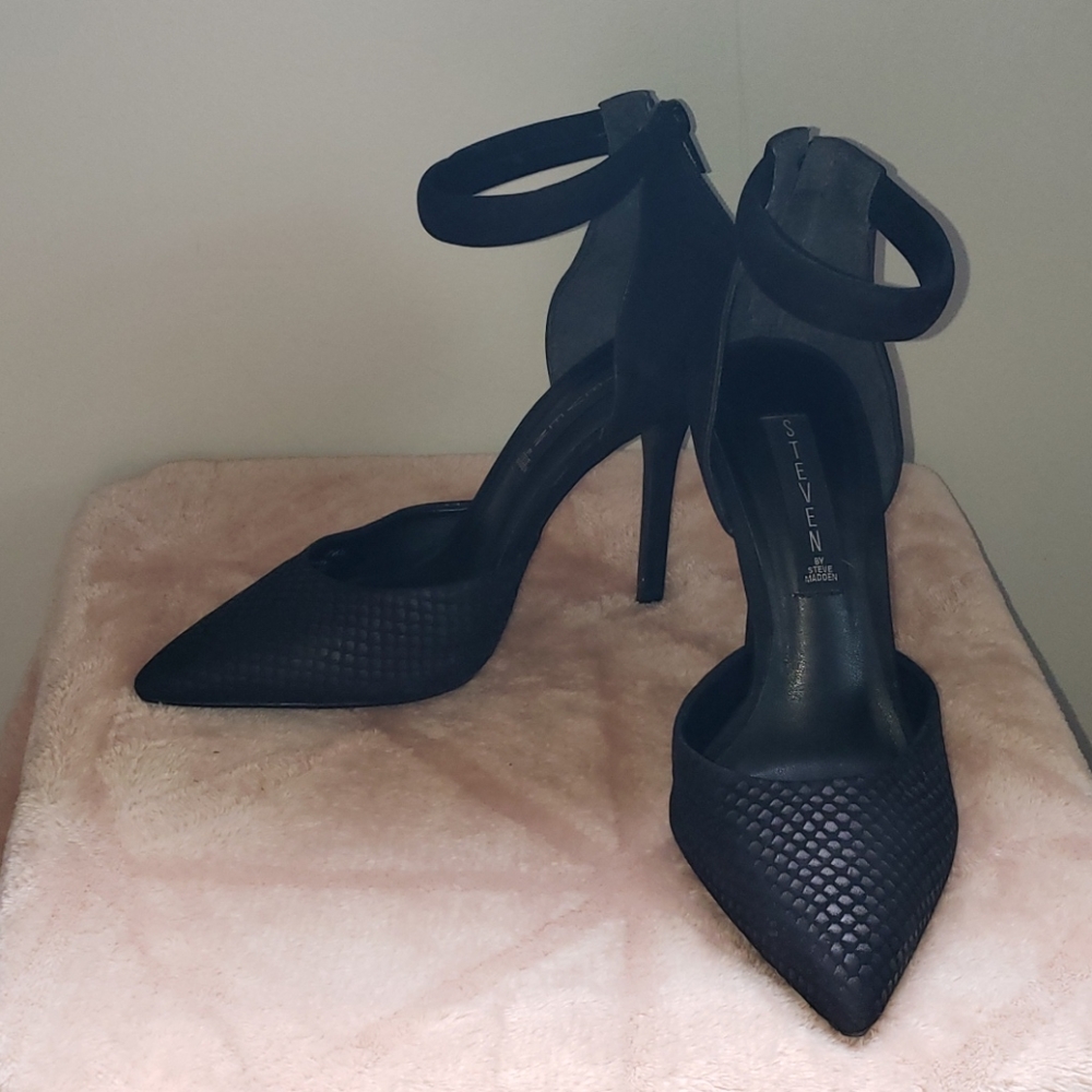 Steve Madden pumps